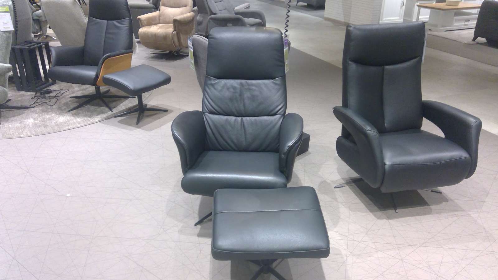 JW Sessel mit Hocker