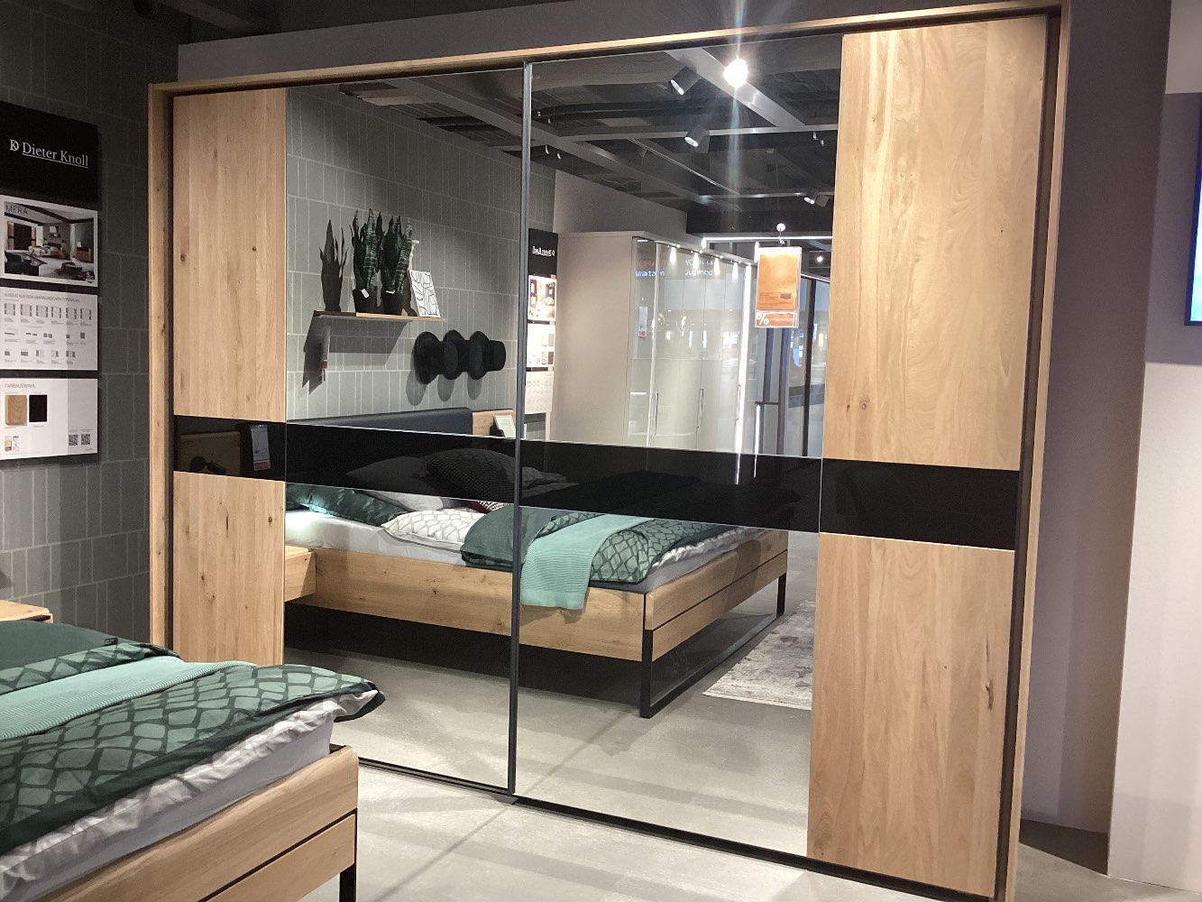 Schwebetürenschrank Rauch