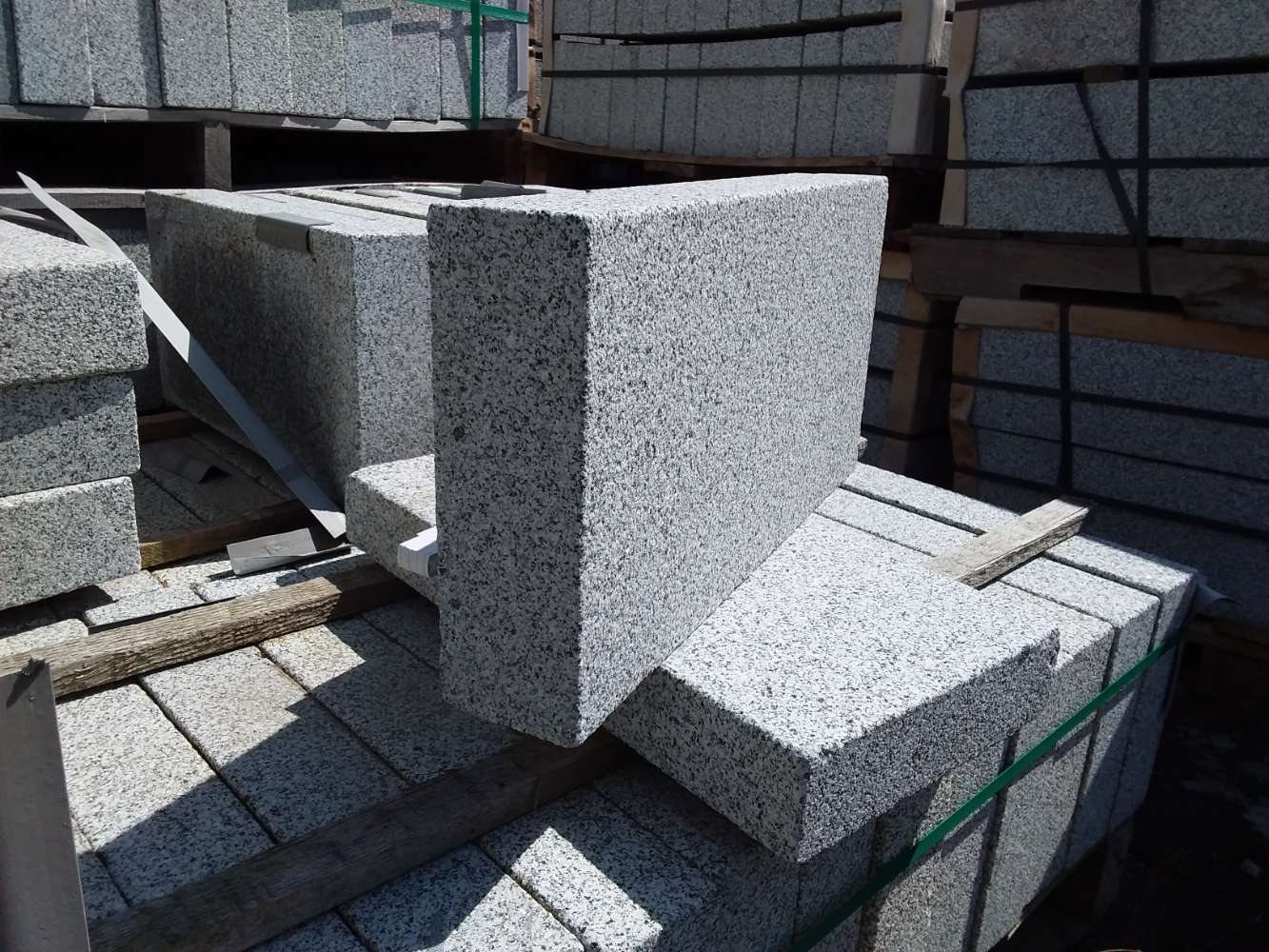 Granit Randsteine 8x25x50 Naturstein Palisaden Seltra Outlet