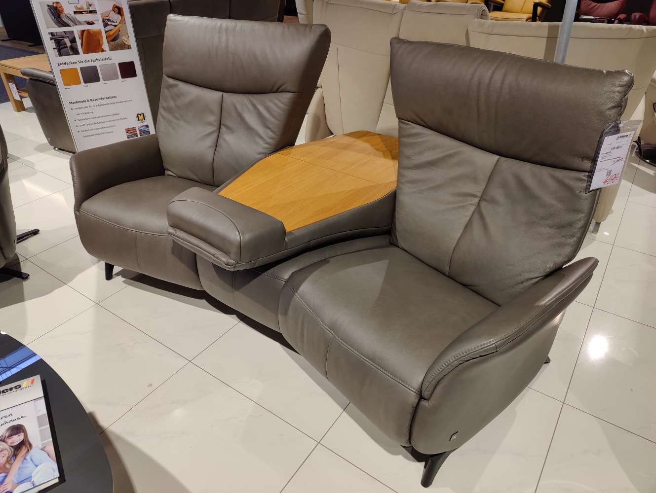 Trapezsofa – INTERLIVING 4210 – Leder – motorischer Relaxfuktion