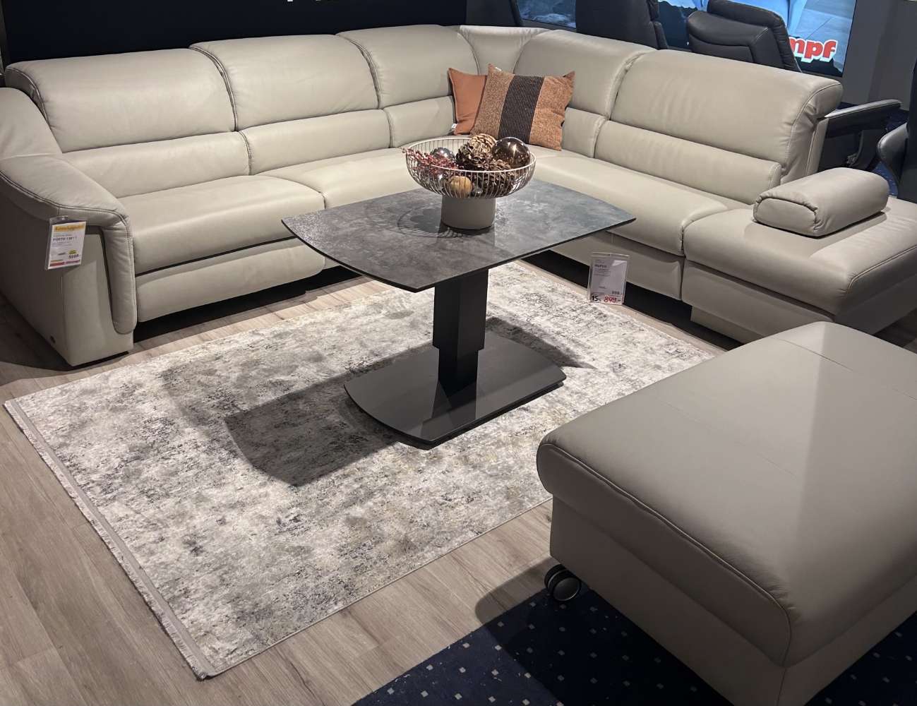 Polstergarnitur mit Hocker