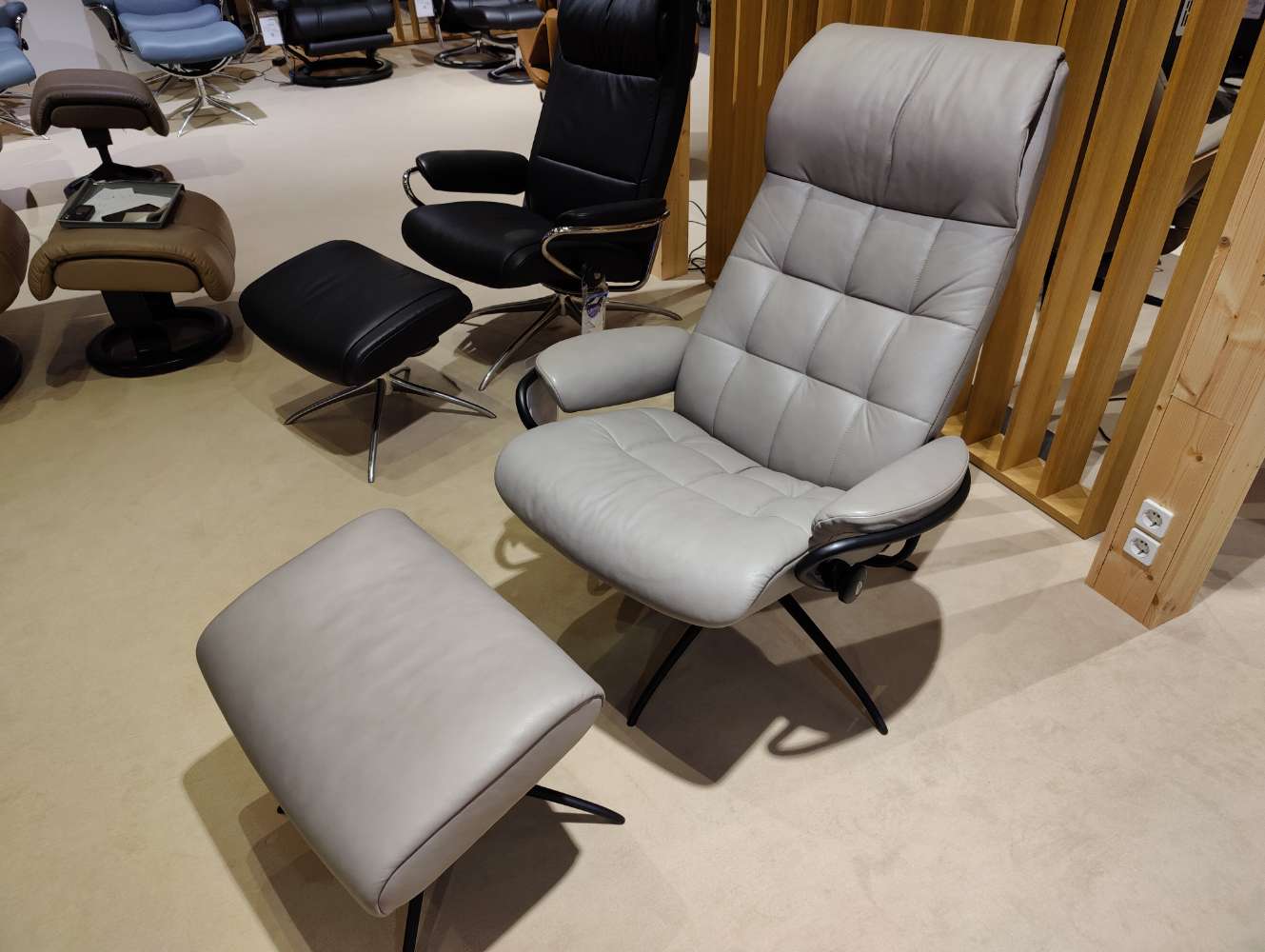STRESSLESS – Sessel + Hocker – LONDON – Leder