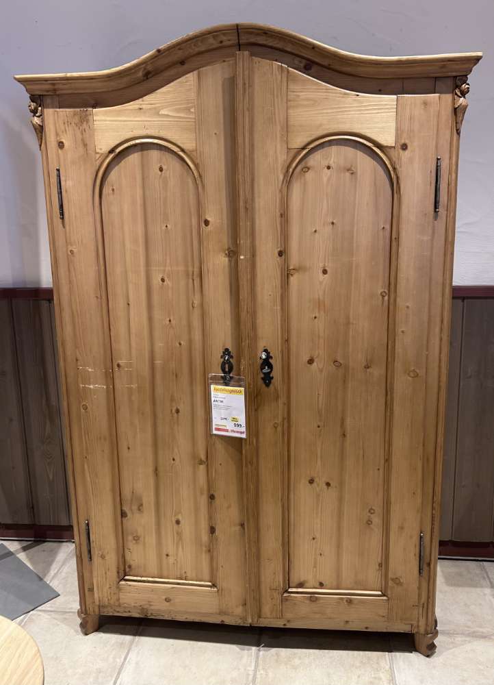 Kleiderschrank