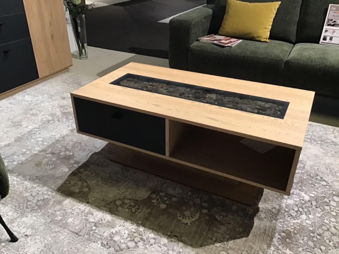 Interliving 2025 Couchtisch Wildeiche massiv Maß 115x46x65cm