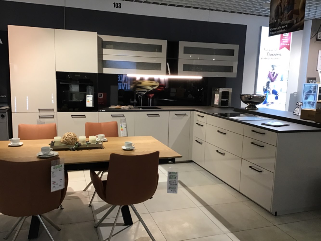 Interliving 3230 Einbauküche mit Bora Muldenlüfter