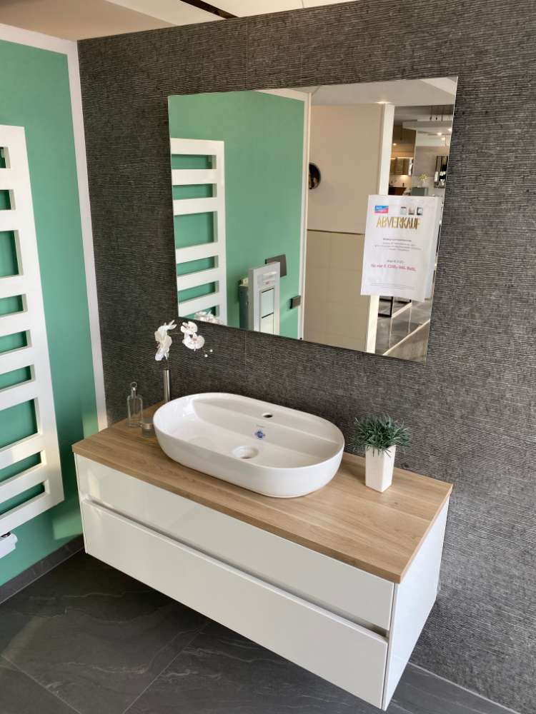 Laguna Badmöbel 122x50cm mit Duravit LUV Aufsatzbecken 68x40cm we