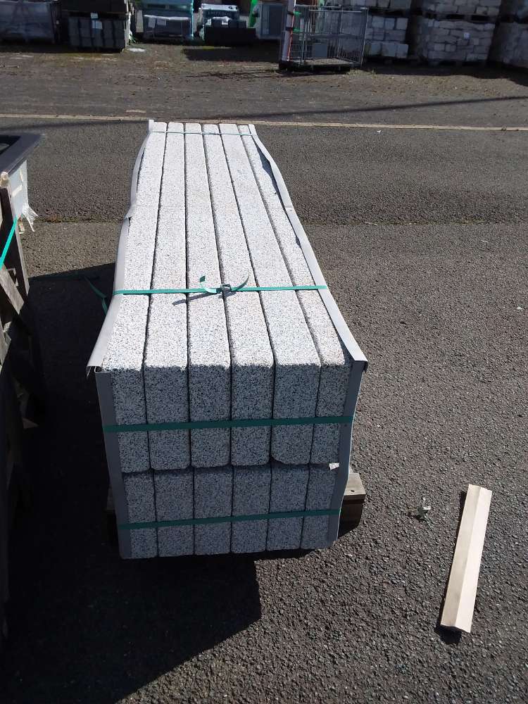 Palisaden Granit 8x25x150 grau  Naturstein Stele Seltra