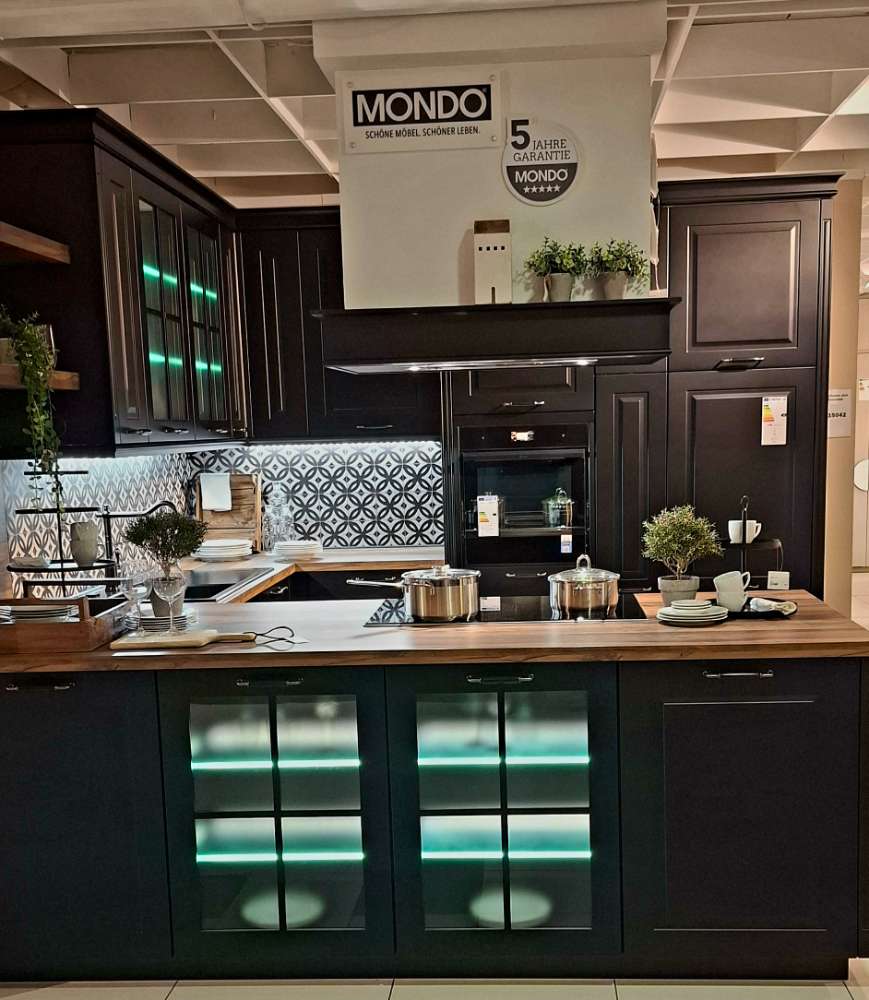 U-Küche Landhaus Schwarz inkl. Geräte, Spüle und Armatur