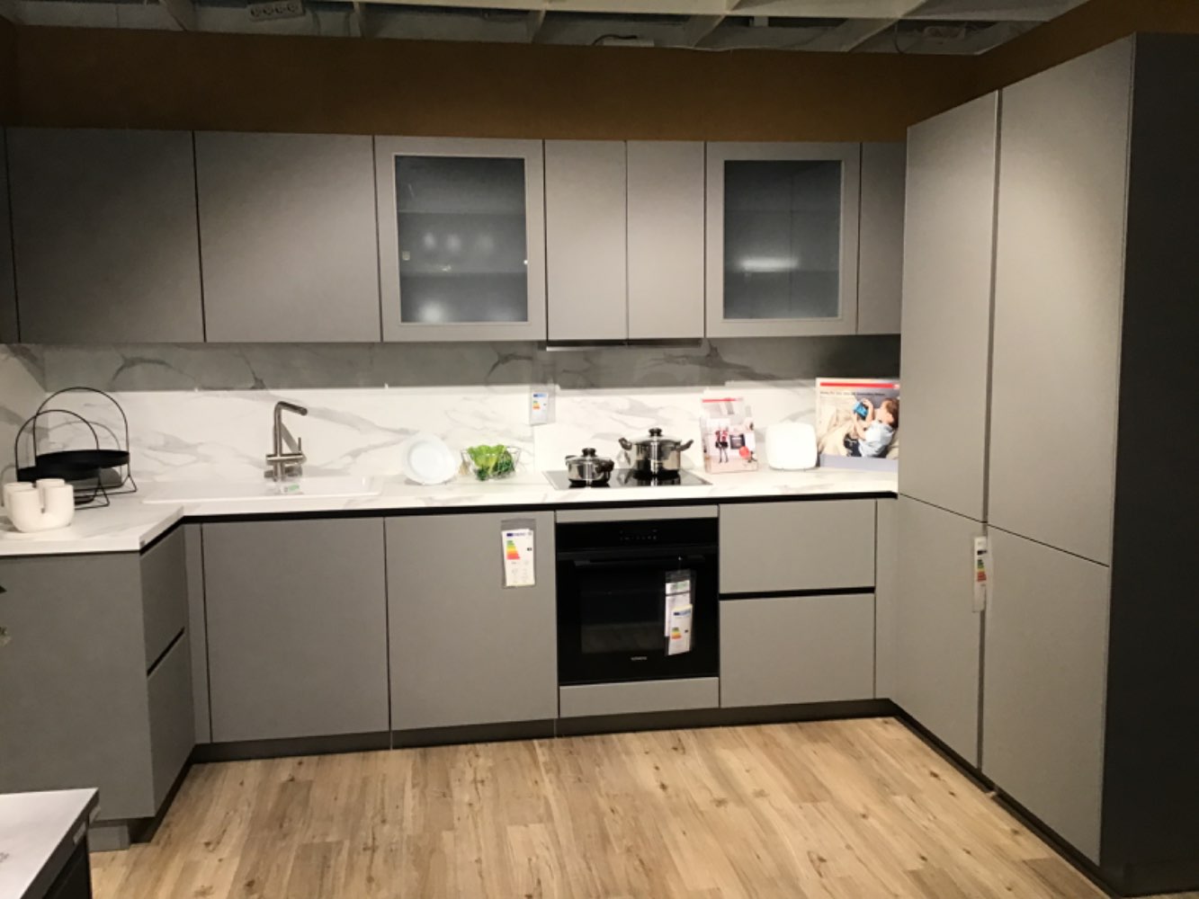 Nobilia Einbauküche mit Siemens E-Geräte,