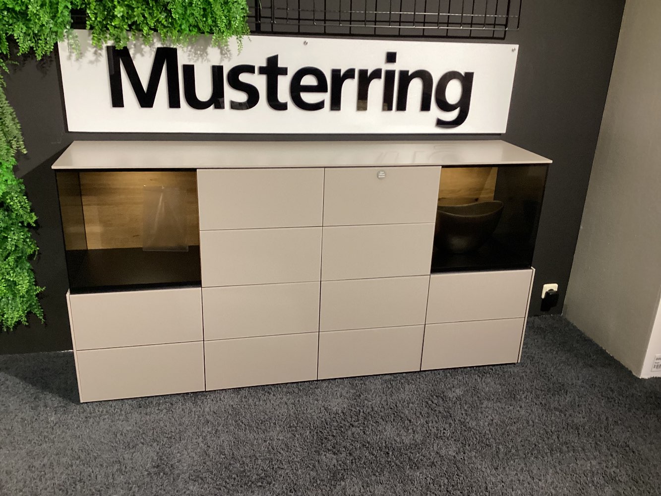 Sideboard „Q-Media 2.0“, Orig. Musterring, inkl. Beleuchtung