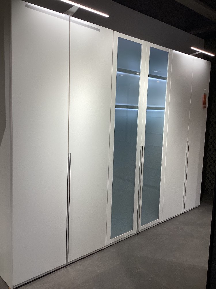 Drehtürenschrank Novel