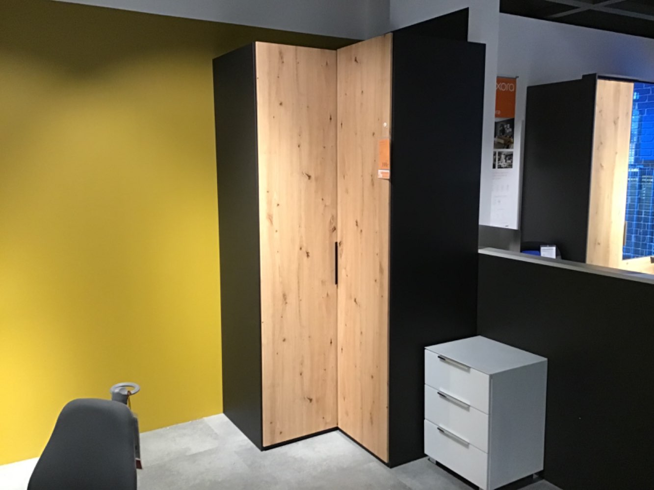 XXXLutz Ausstellungsstück Möbel Eckkleiderschrank Megaplan