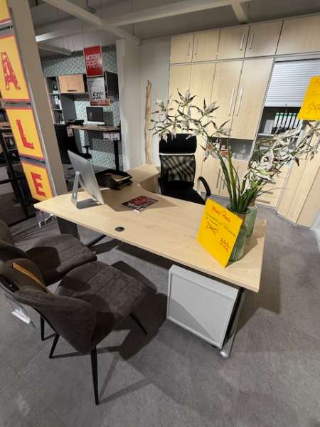 Schreibtisch inkl. Zubehör