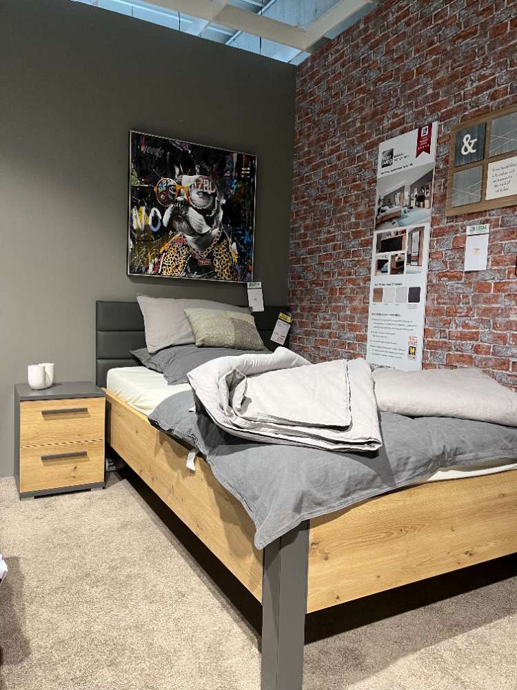 Bett incl. Nachtschrank