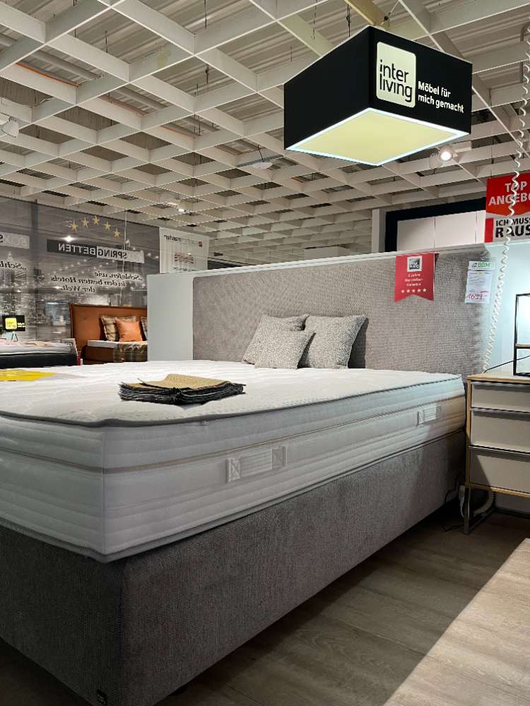 Schönes Boxspringbett 180x200cm