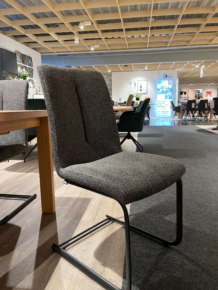 Schwingstuhl in grau