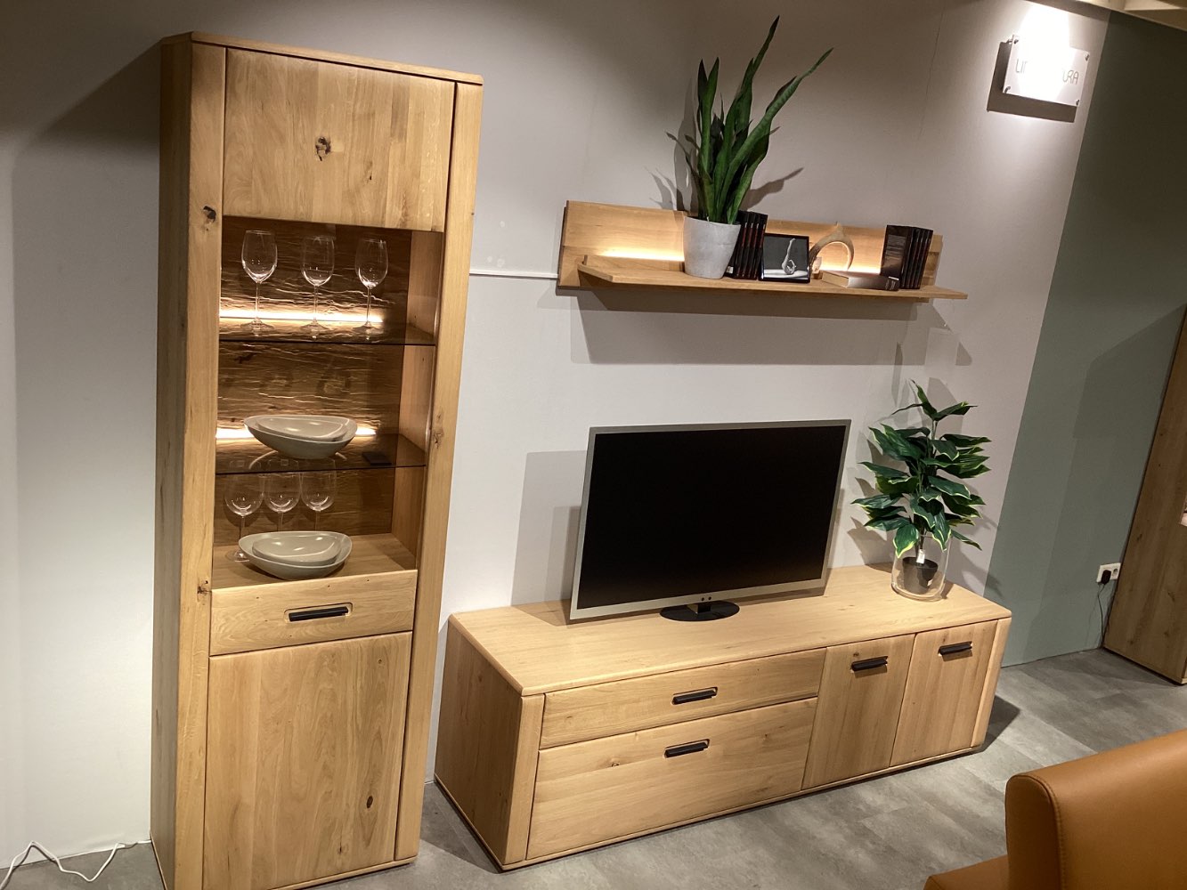 Wohnwand Cantus Asinara Balkeneiche Teilmassiv XXXLutz Hirschaid