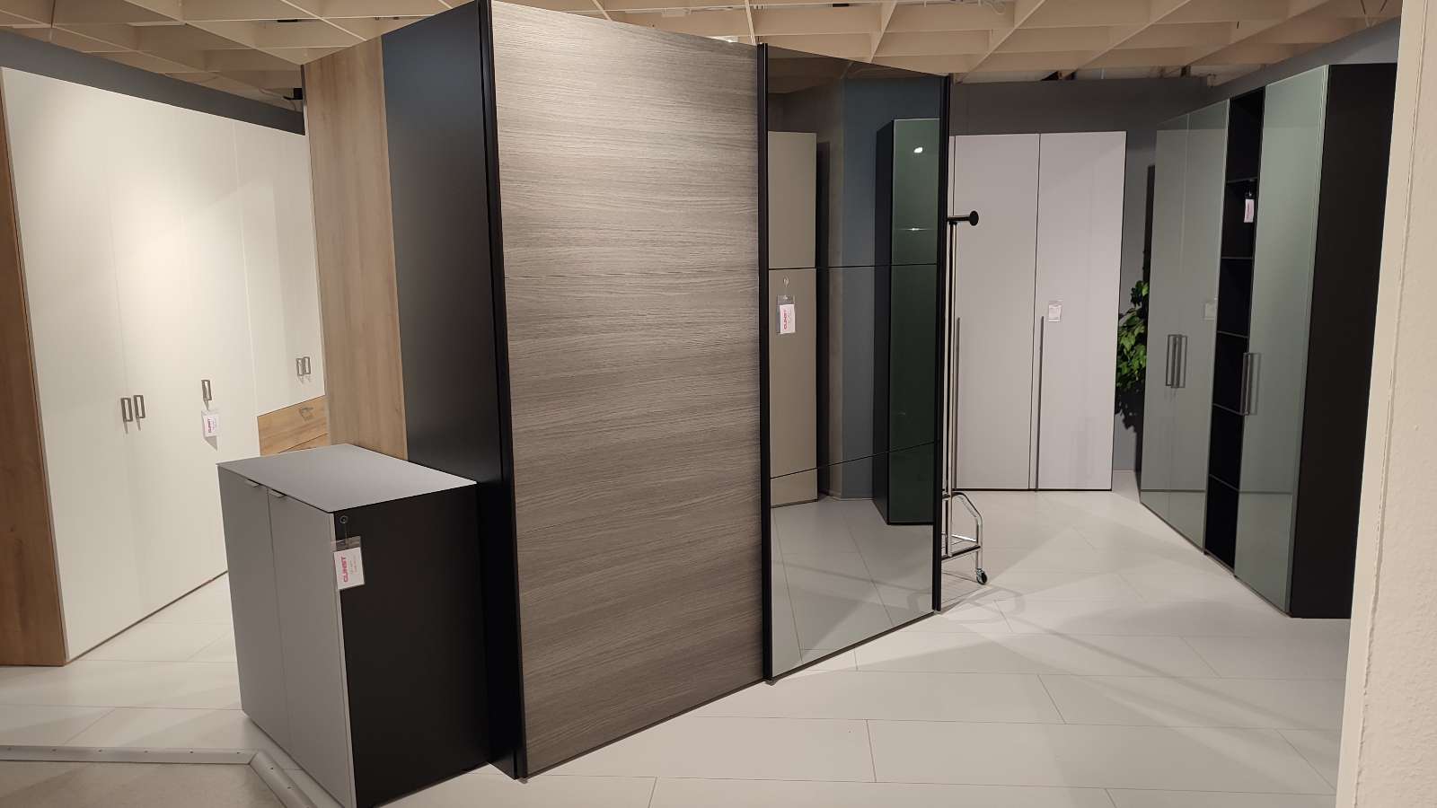 Jutzler Schiebetürenschrank