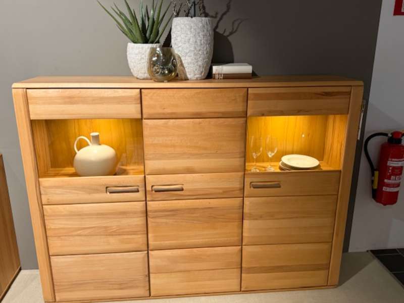 Highboard Kernbuche teilmassiv geölt mit LED,ca 179x131x38cm