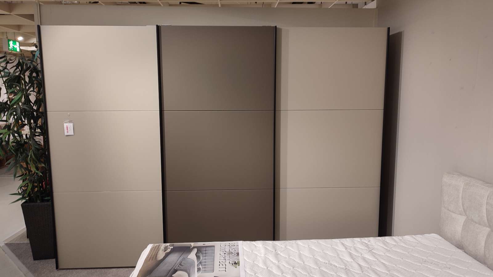 Jutzler Schiebetürenschrank