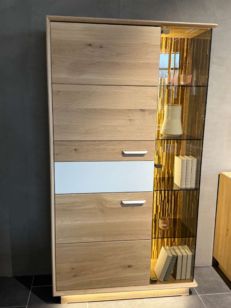 Chandler Vitrine Eiche massiv / Weißlack inkl. Beleuchtung