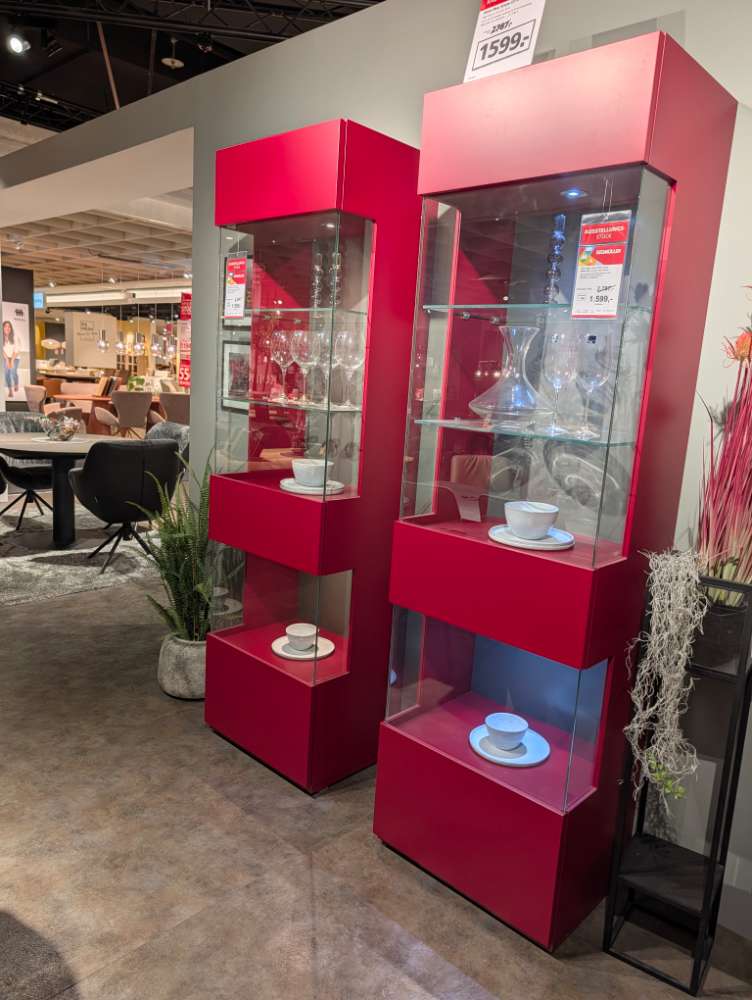 Vitrine, Hochschrank