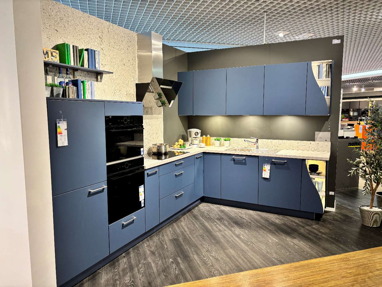 Musterküche Nolte Soft Lack