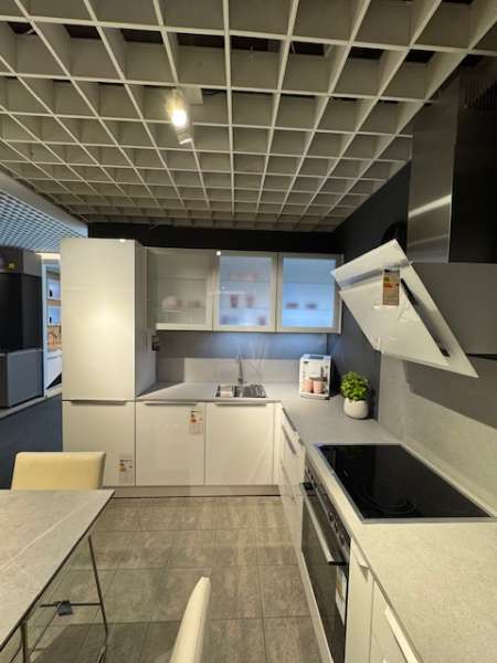 Musterküche Nolte Glas Tec