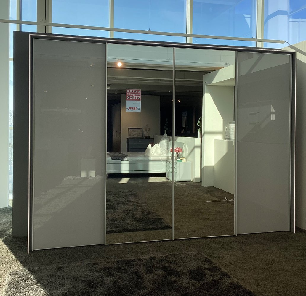 Panorama- Schwebetürenschrank Sonate