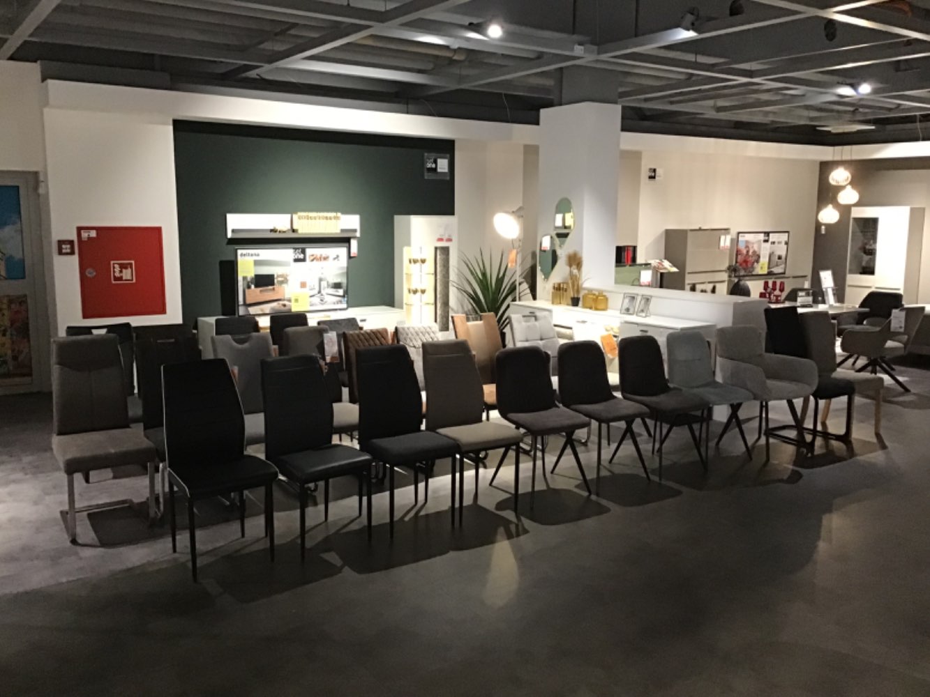 XXXLutz Ausstellungsstück Möbel jeder Stuhl nur 19.- Einzelstück