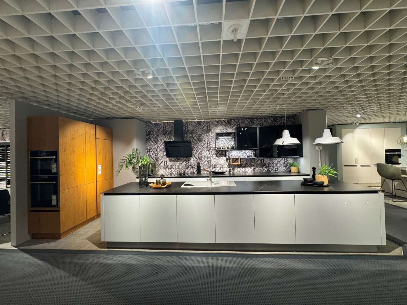 Musterküche Schüller Fino Gloss/ Rocca