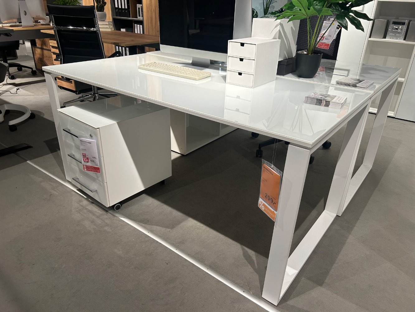 NOVEL SCHREIBTISCH MONTERIA