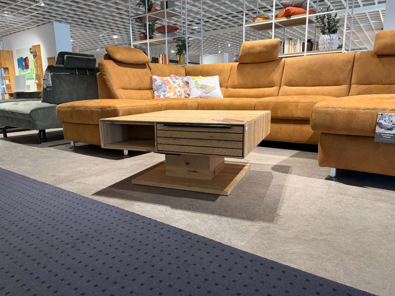 Couchtisch höhenverstellbar in Asteiche massiv