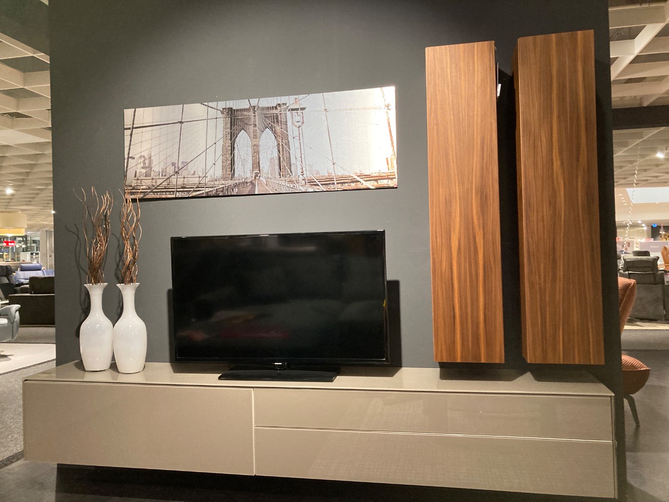 Gardewin TV Board Inkl. 2X Hängeachrank