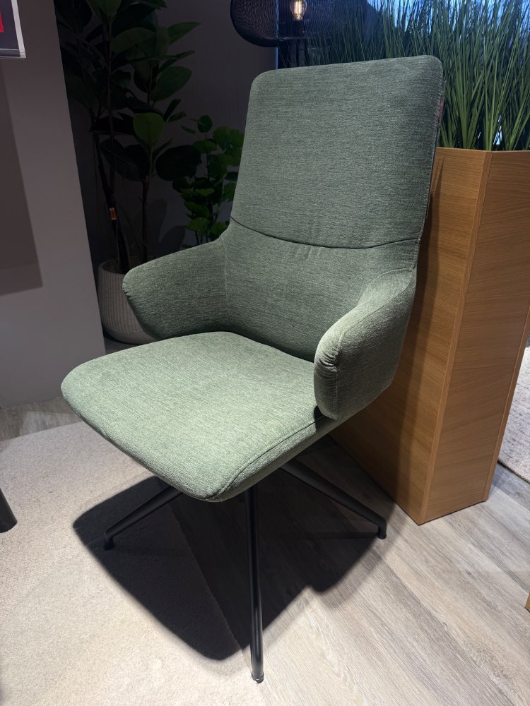 Stuhl „MINT“ D350 hoch mit Armlehne von Stressless