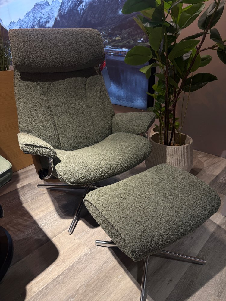 Sessel mit Hocker „Paul“ Cross (L) von Stressless