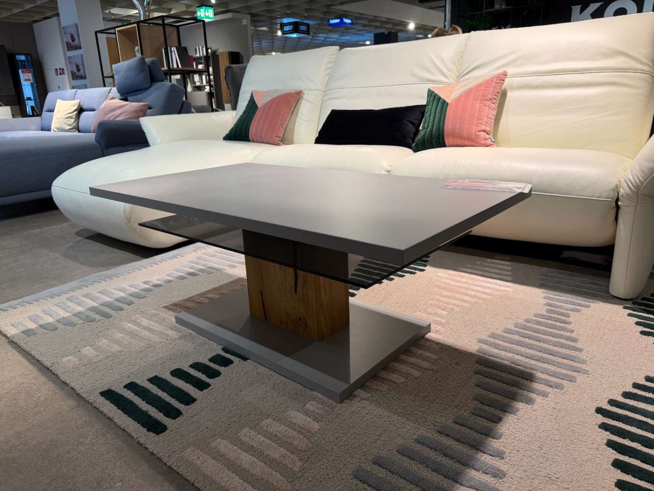 Couchtisch grau mit Glasablage, ca. 115x46x65 cm