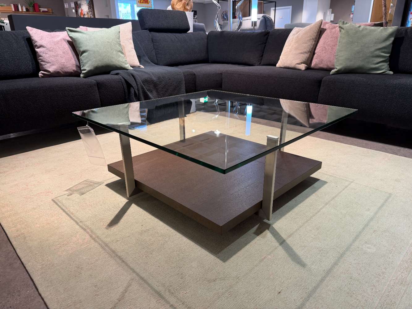 Couchtisch mit Glasplatte, ca. 100x38x100 cm