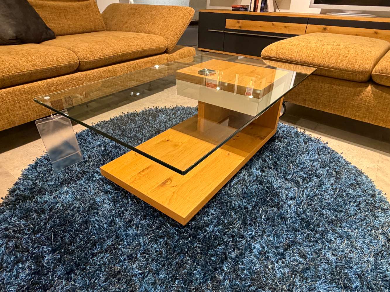 Couchtisch mit Glasablage, ca. 110x40x65 cm