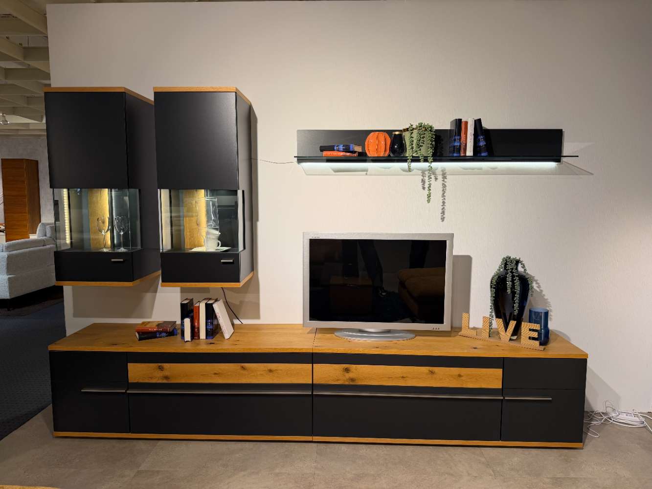 Wohnwand anthrazit mit Balkeneiche, ca. 300x201x49 cm