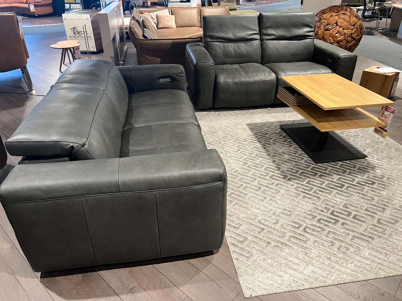 Couch W. SCHILLIG dwayne