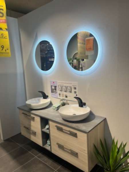 Möbel, Badezimmer Eichefarben, XXXLutz