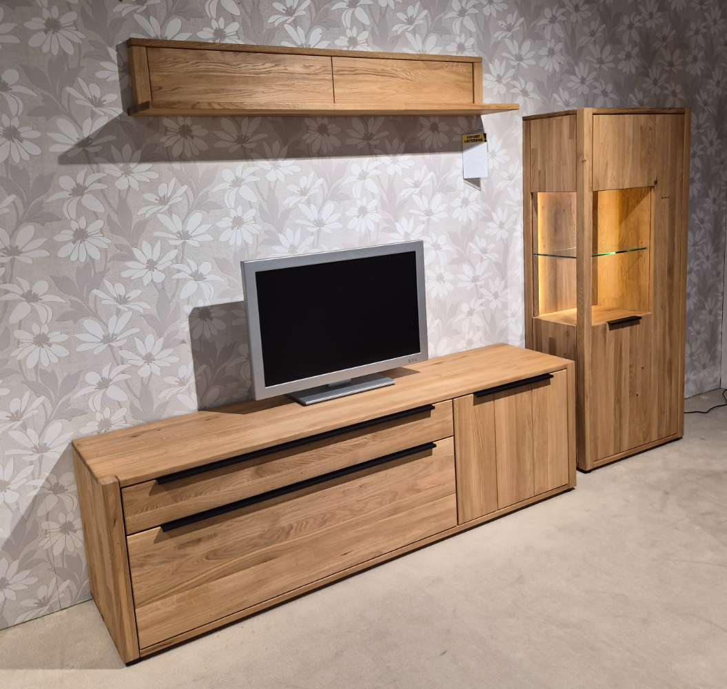 Wohnwand vollmassiv geölt Eiche mit Beleuchtung BHT 260x162x45 cm