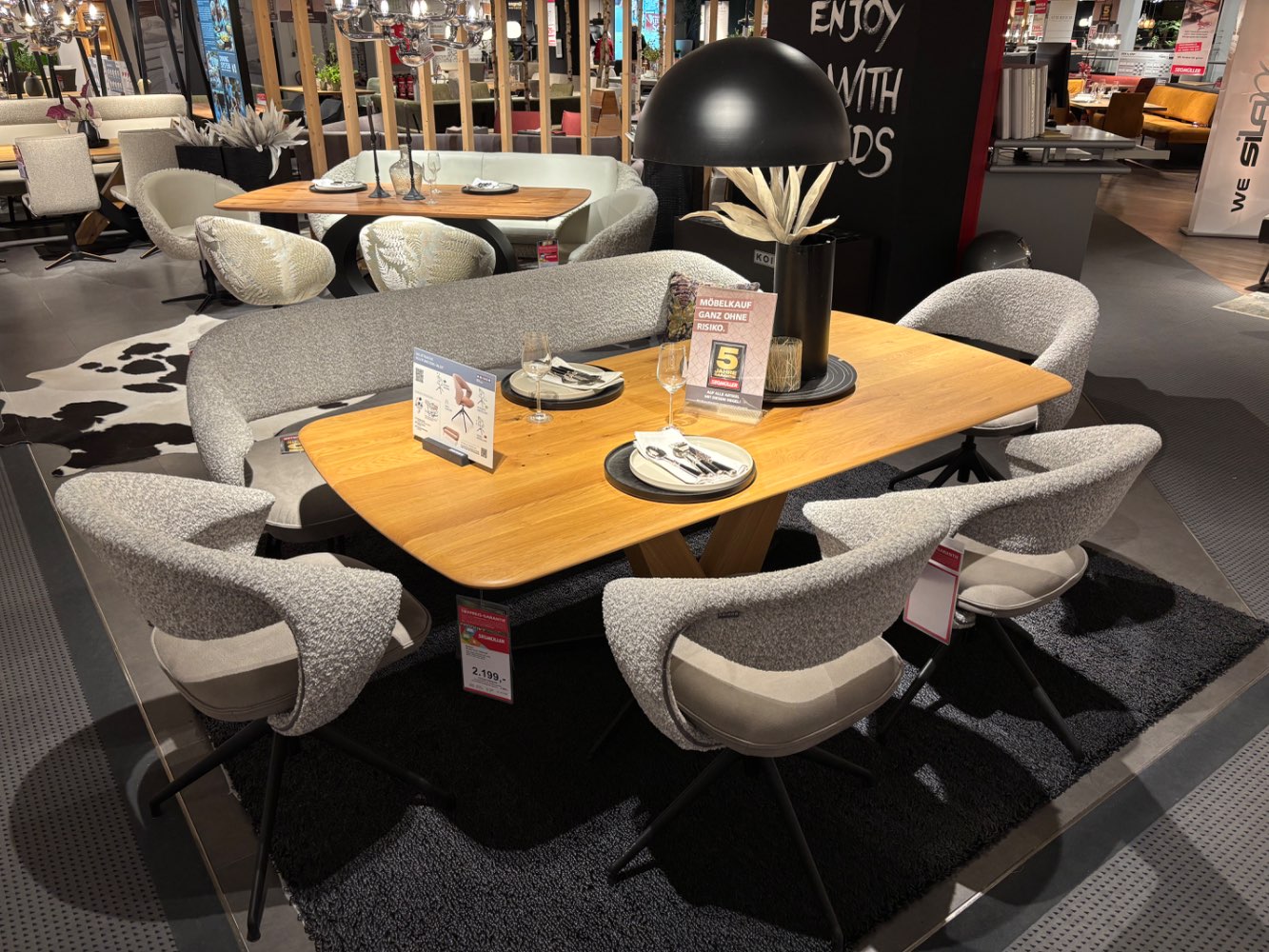 Tischgruppe „Casino“ von Koinor