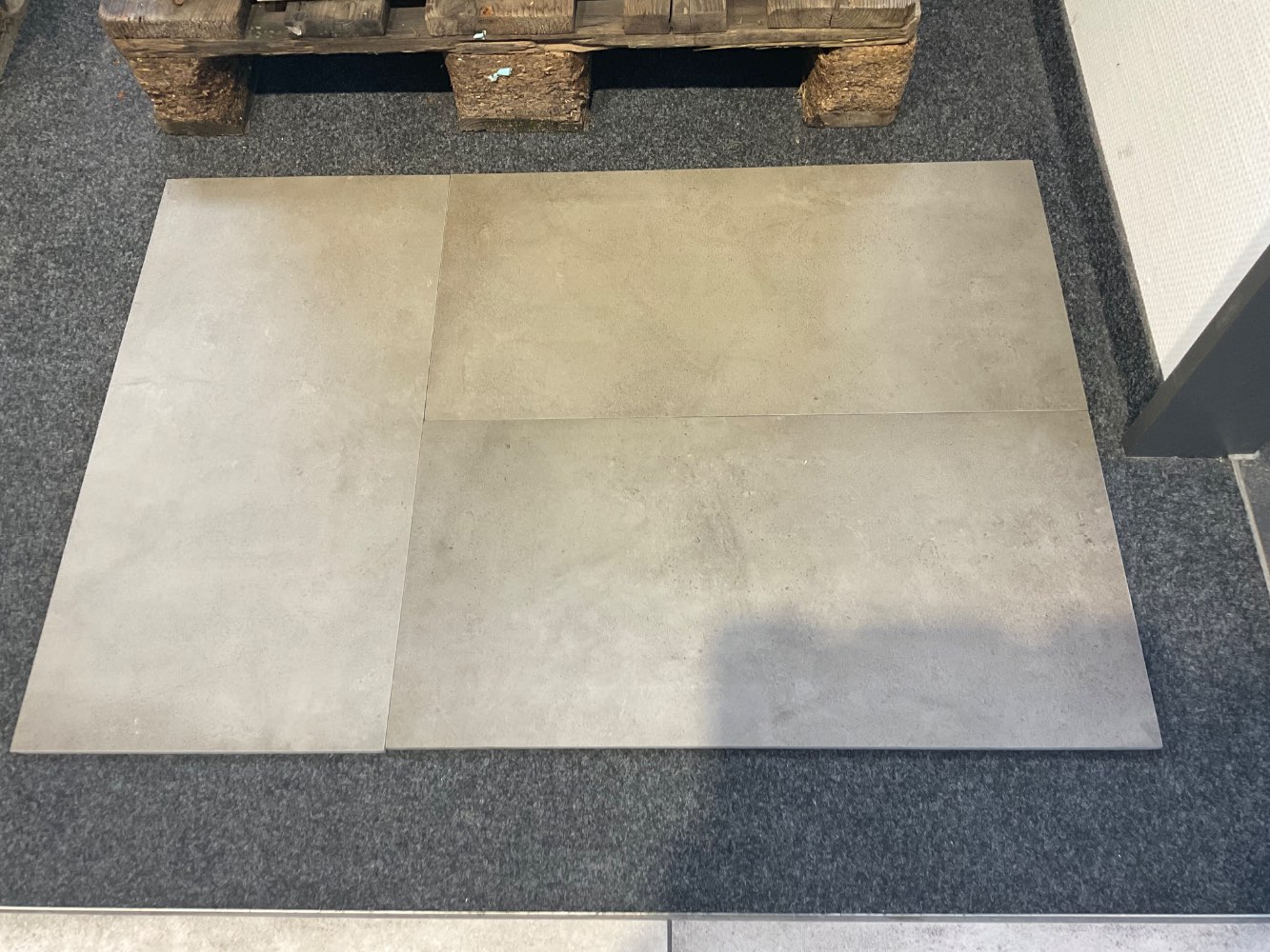 Feinsteinzeug 30 cm x60 cm  braun rektifiziert