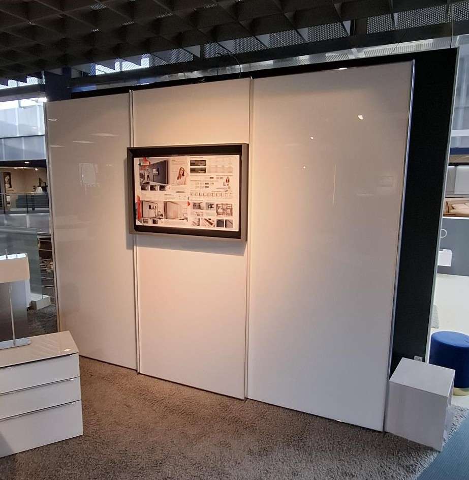 Schwebetürenschrank 3trg.BHT/ca.300x240x68 cm mit TV-Halterung