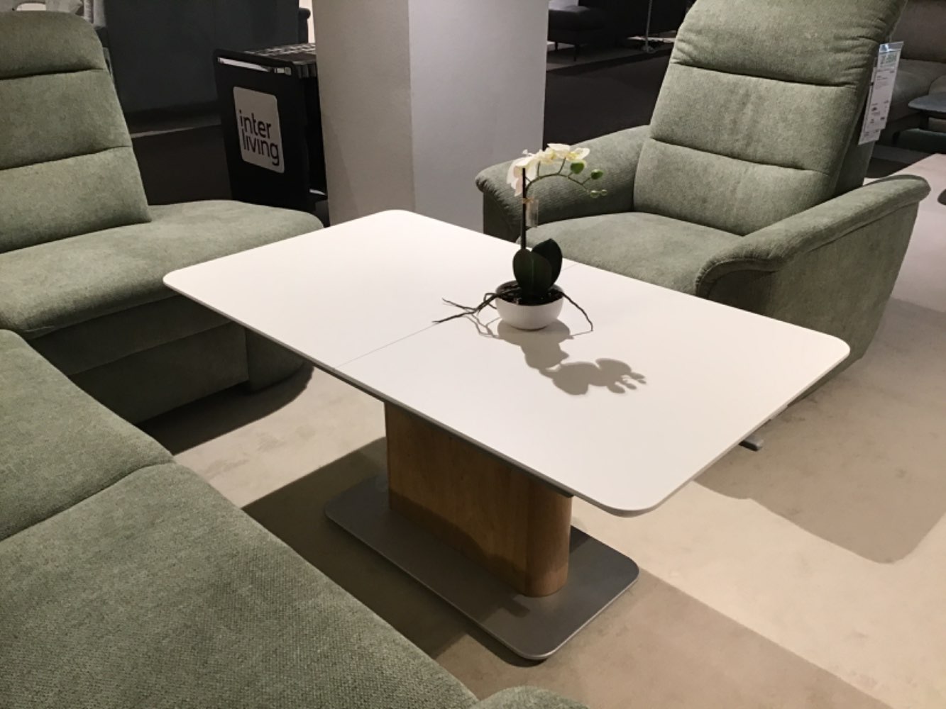 Couchtisch Farbe Eiche/weiß ausziehbar/höhenverstellbar 116x65cm