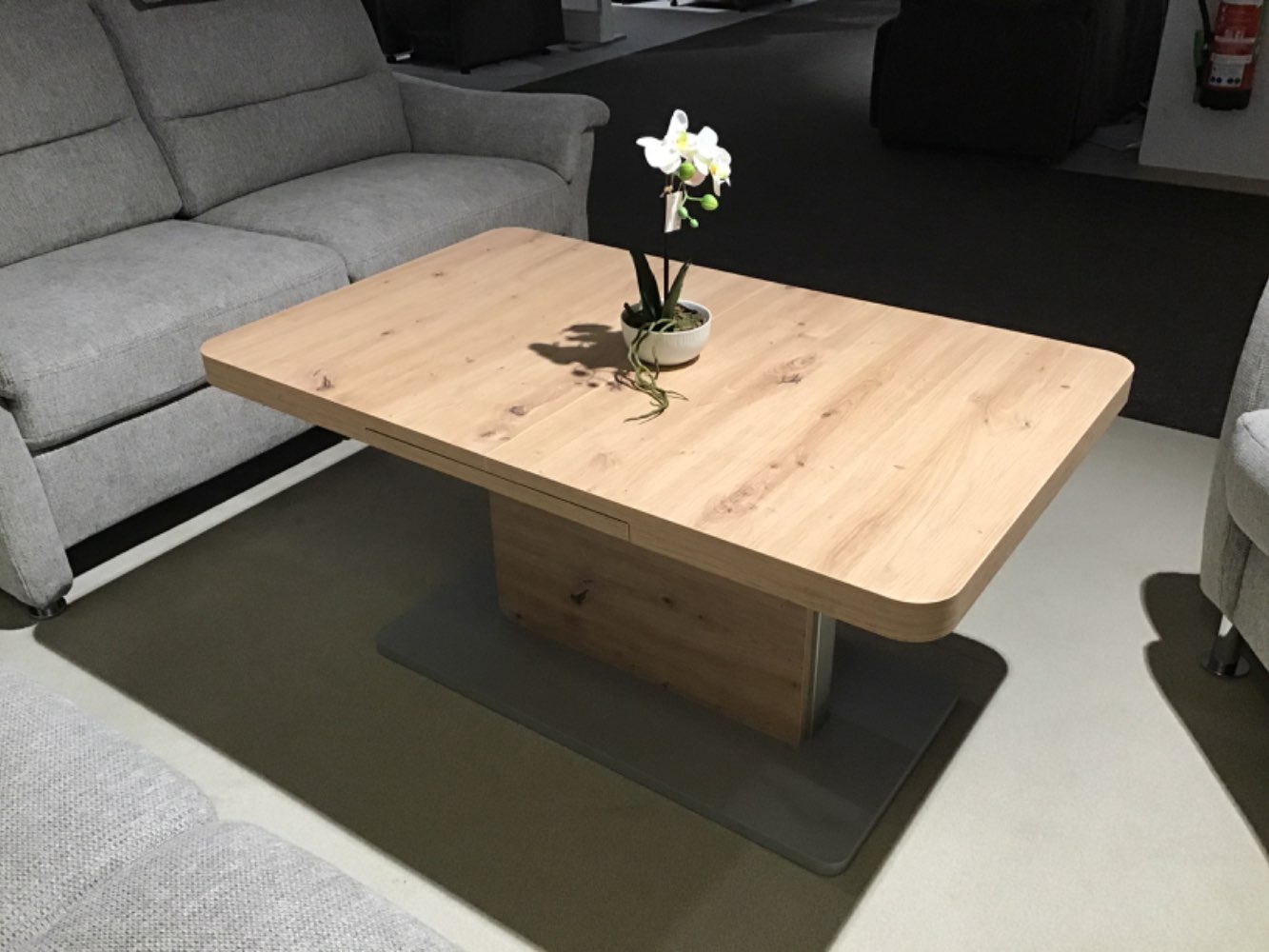 Couchtisch Farbe Wildeiche mit Funktion.Mass 110x68cm