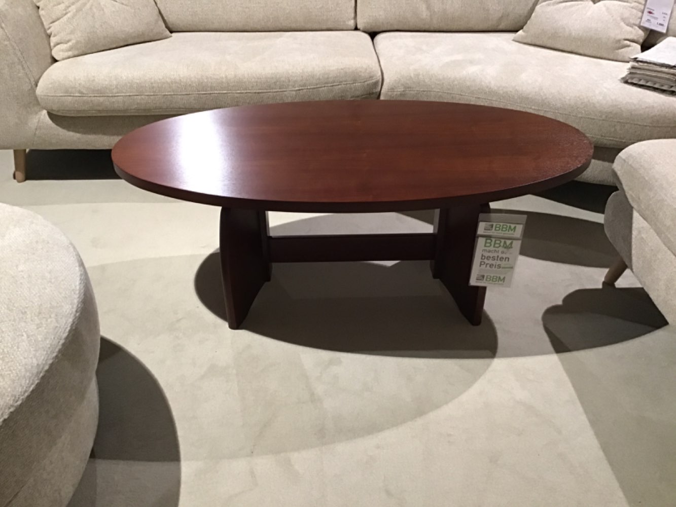 Klassischer Couchtisch in Nussbraun antik Furiert, 140×68