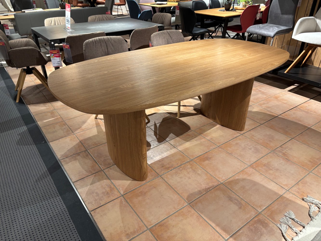 Esstisch „Serra“ von House Nordic | Abverkauf | Segmüller